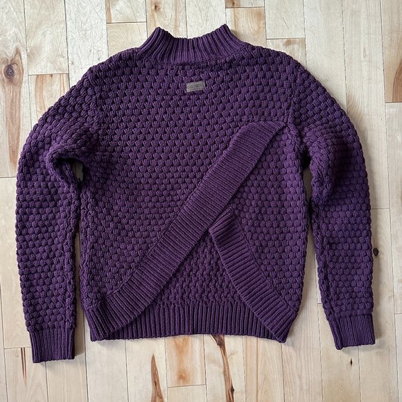 Women's Sweater - Picture 4 of 6